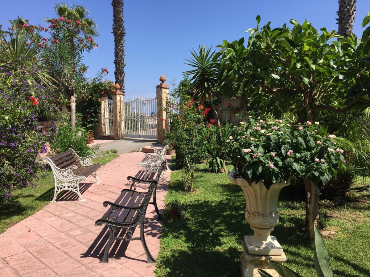Le Zagare Apartments Sant'Alessio Siculo Luaran gambar
