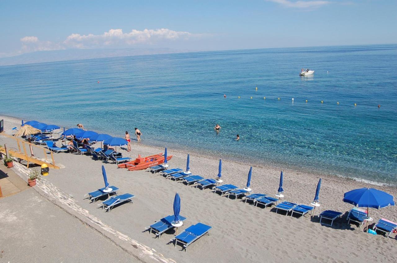 Le Zagare Apartments Sant'Alessio Siculo Luaran gambar