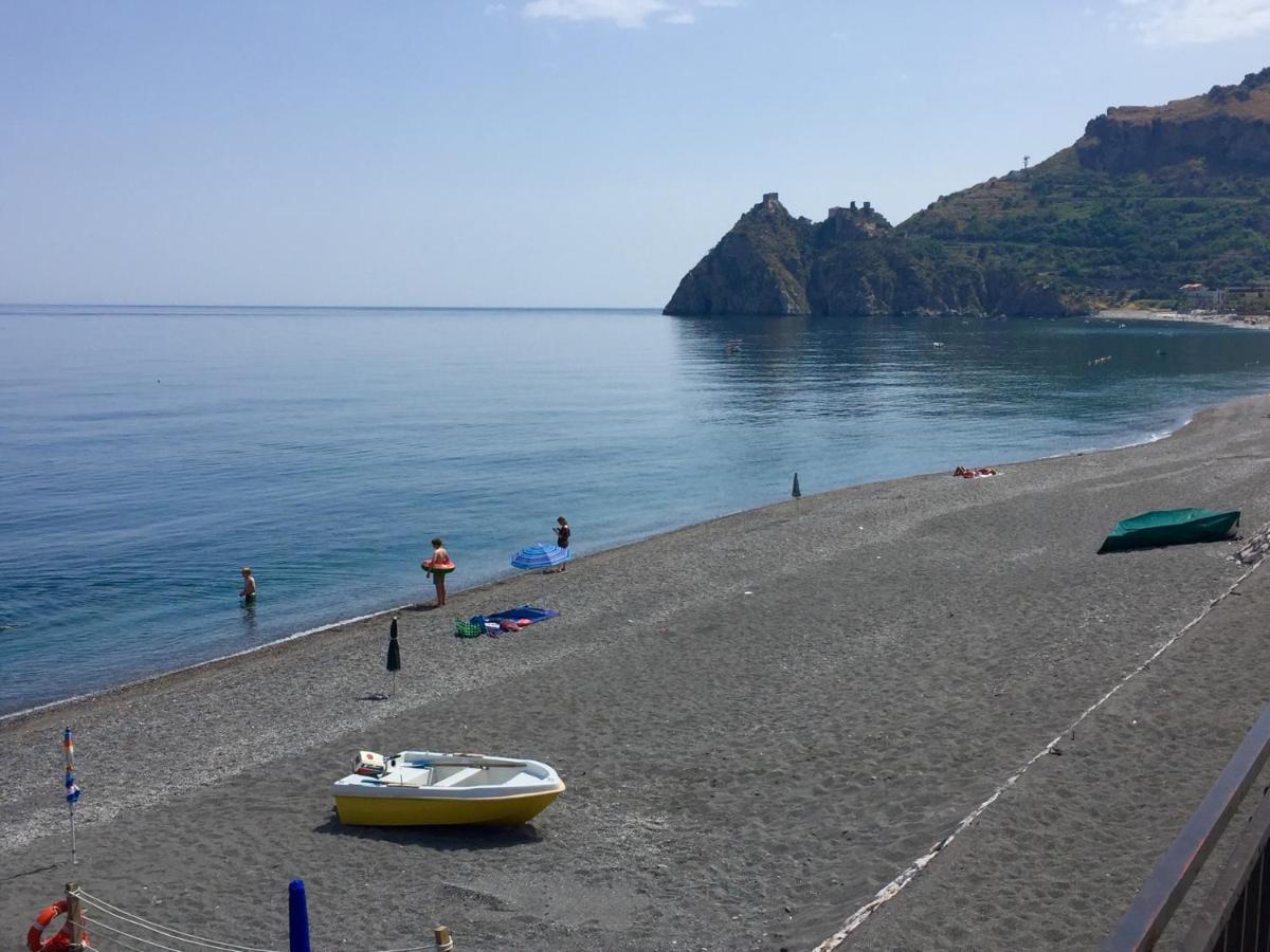 Le Zagare Apartments Sant'Alessio Siculo Luaran gambar