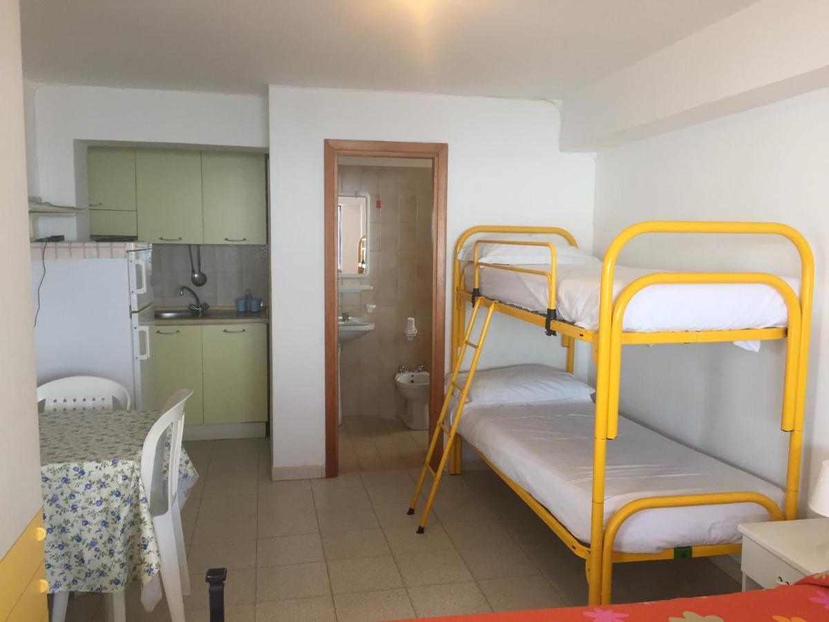 Le Zagare Apartments Sant'Alessio Siculo Luaran gambar