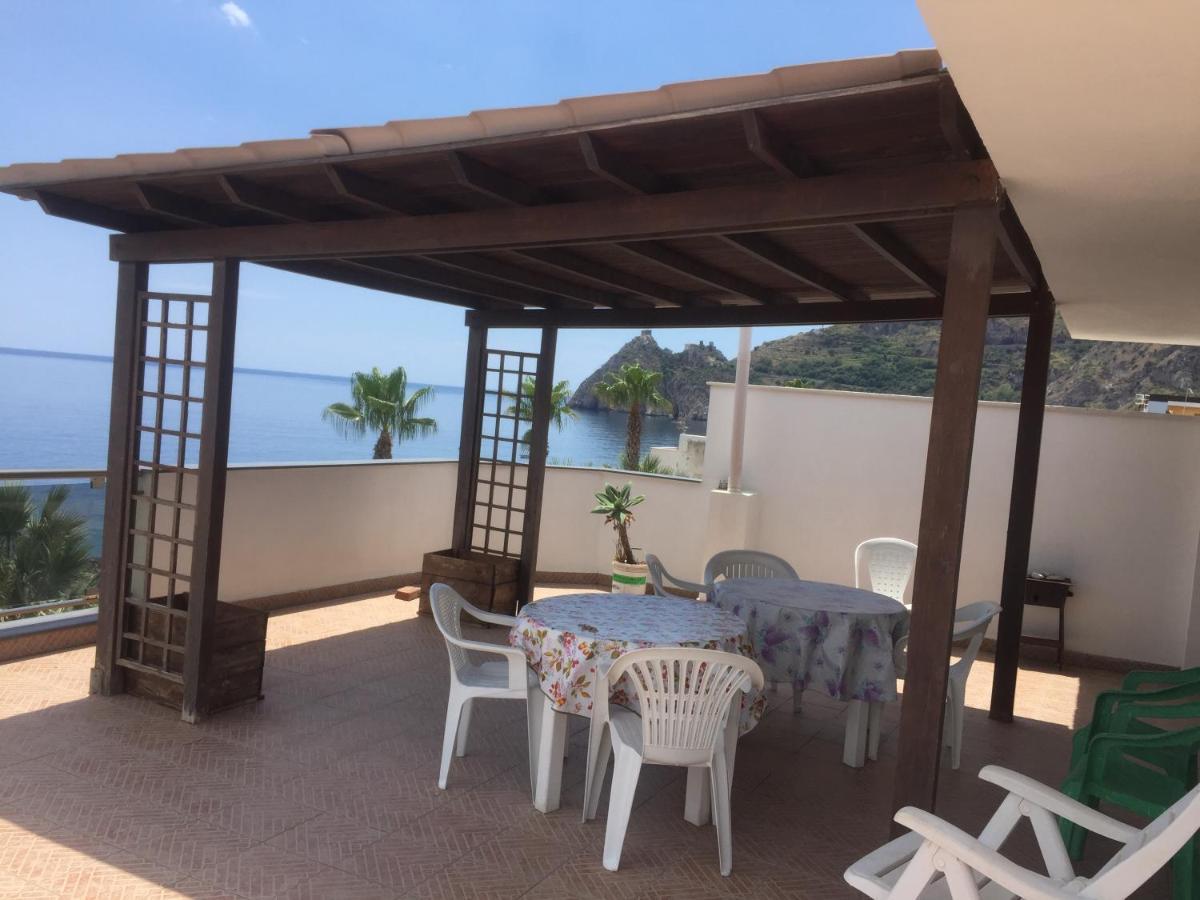 Le Zagare Apartments Sant'Alessio Siculo Luaran gambar