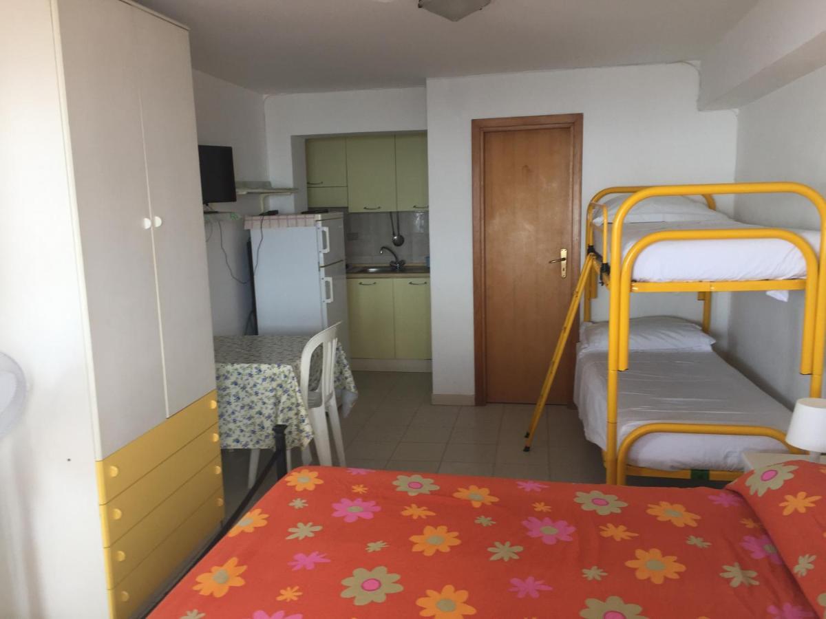Le Zagare Apartments Sant'Alessio Siculo Luaran gambar