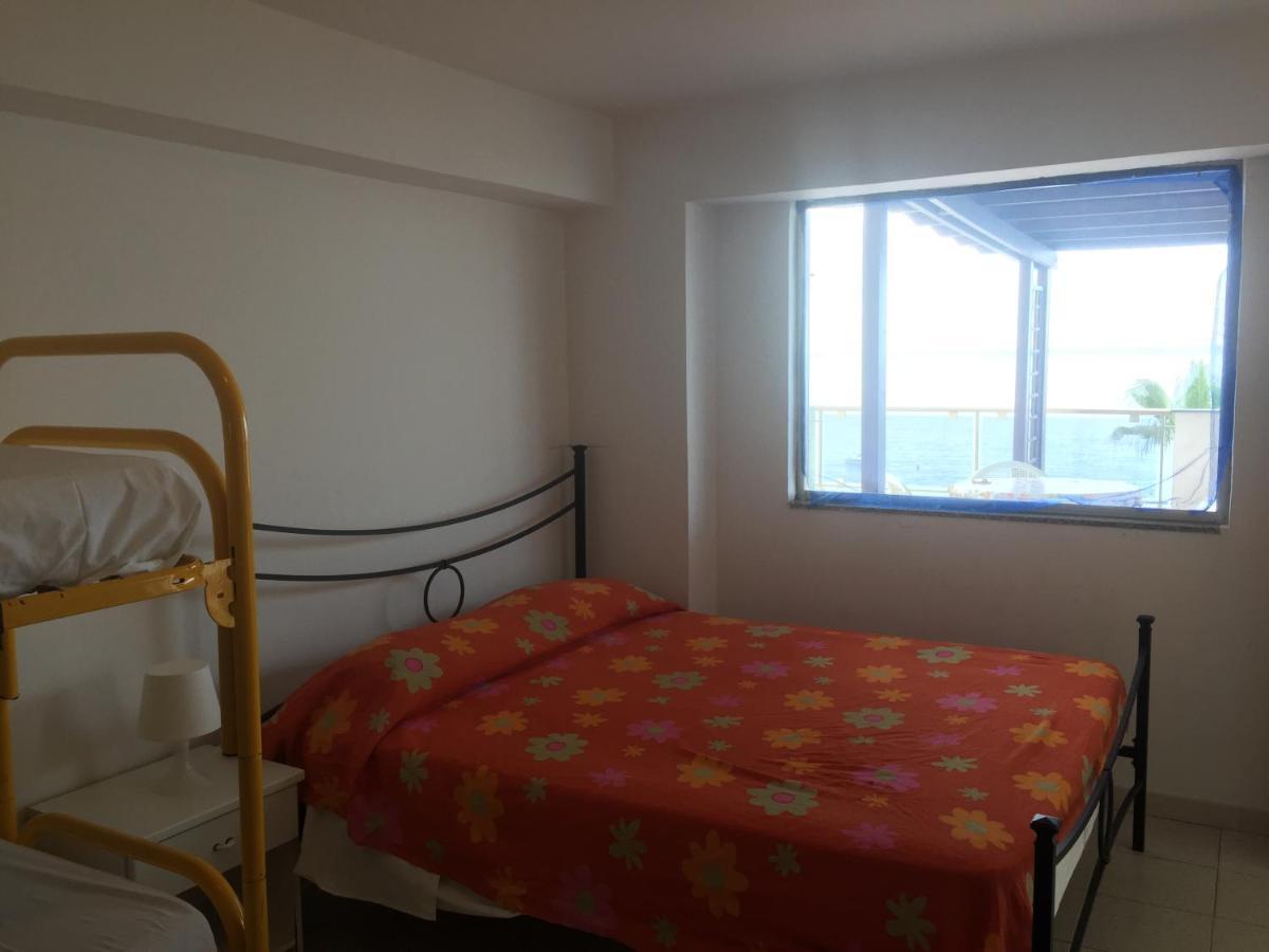 Le Zagare Apartments Sant'Alessio Siculo Luaran gambar