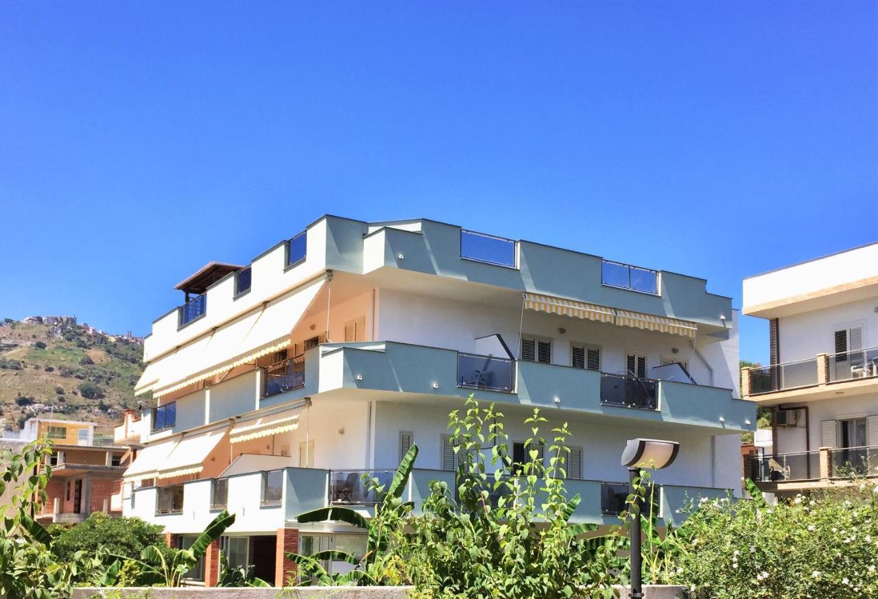 Le Zagare Apartments Sant'Alessio Siculo Luaran gambar
