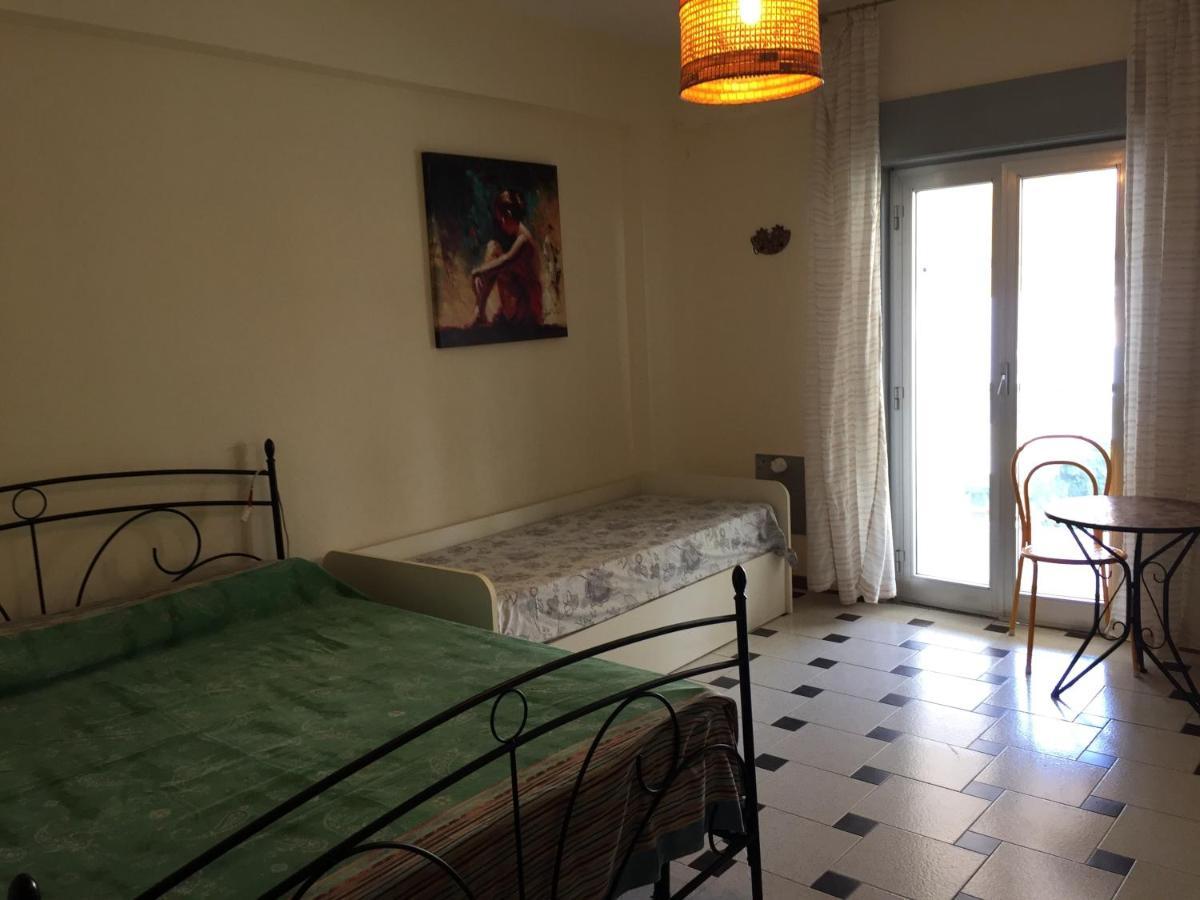 Le Zagare Apartments Sant'Alessio Siculo Luaran gambar