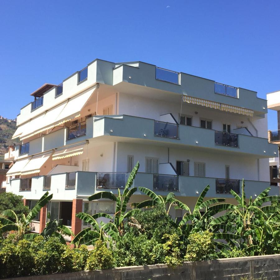 Le Zagare Apartments Sant'Alessio Siculo Luaran gambar