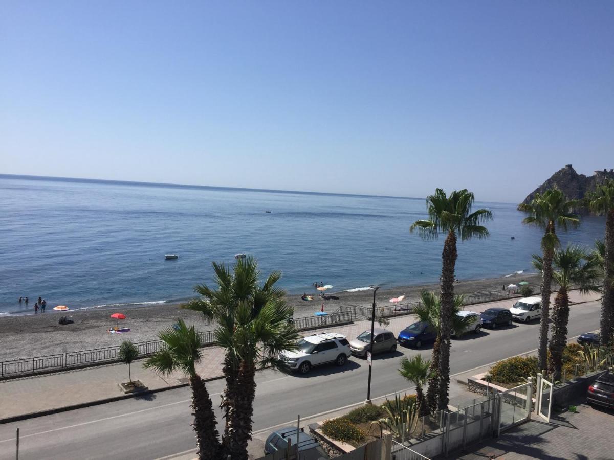 Le Zagare Apartments Sant'Alessio Siculo Luaran gambar