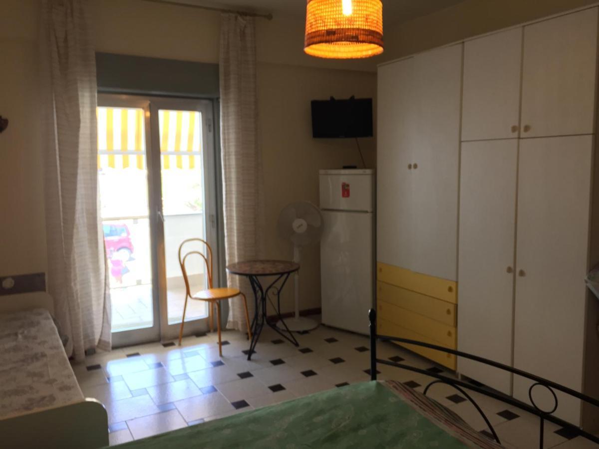 Le Zagare Apartments Sant'Alessio Siculo Luaran gambar