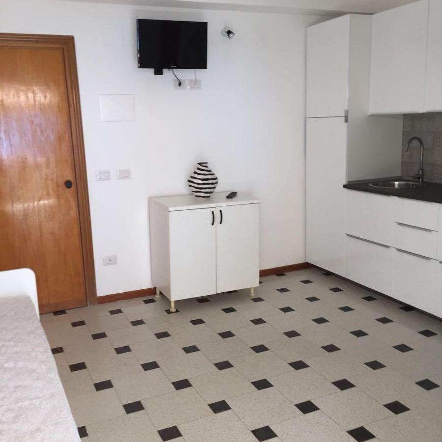 Le Zagare Apartments Sant'Alessio Siculo Luaran gambar