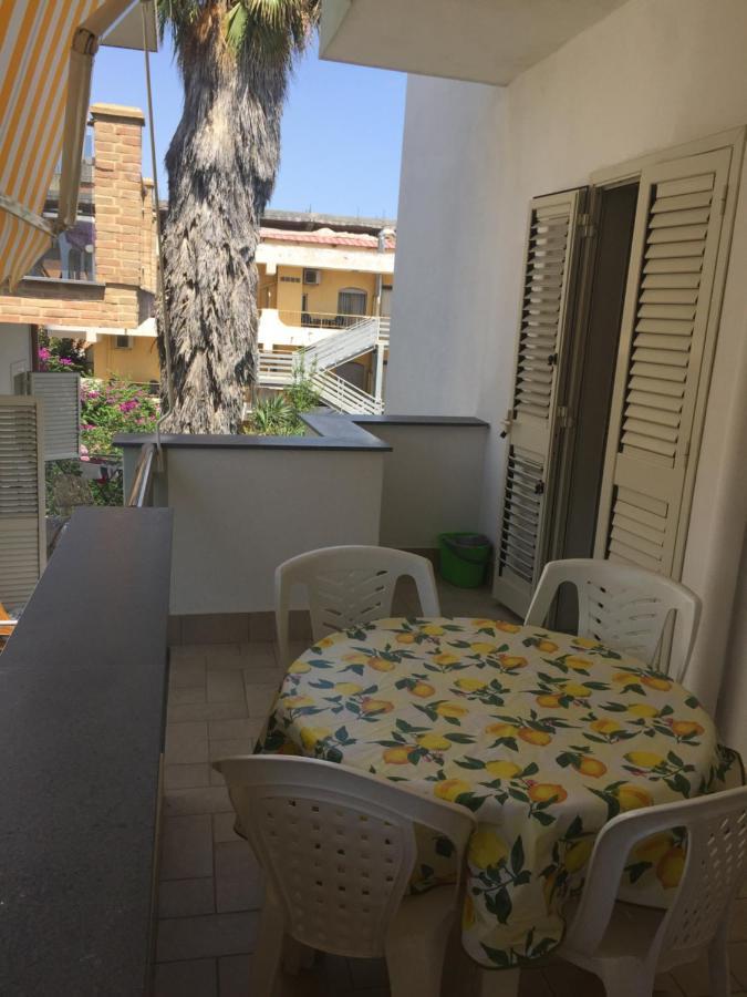 Le Zagare Apartments Sant'Alessio Siculo Luaran gambar