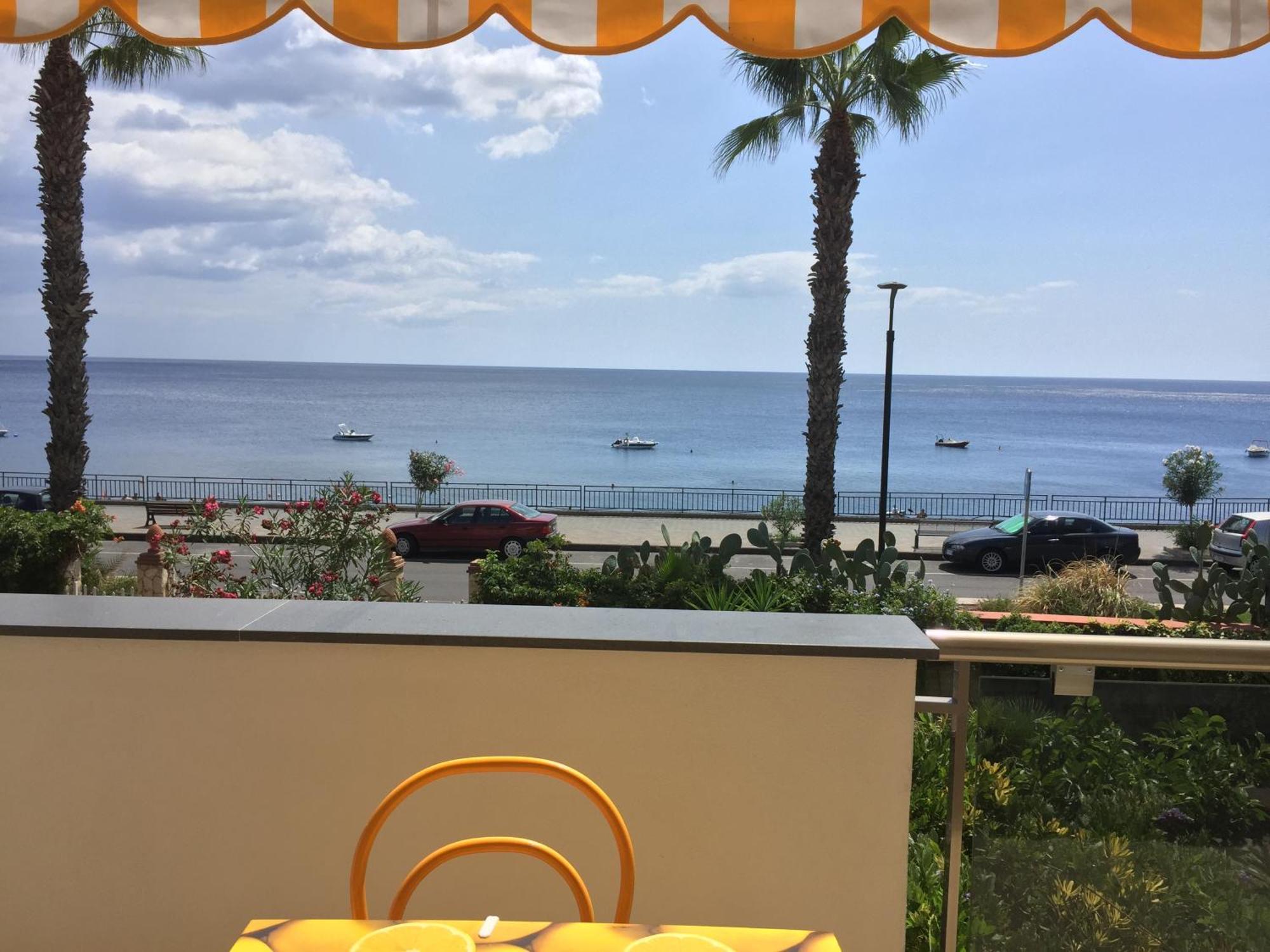 Le Zagare Apartments Sant'Alessio Siculo Luaran gambar